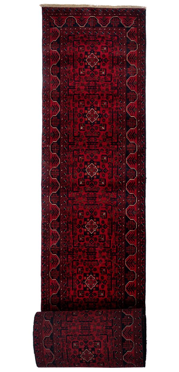 Khan 767cm x 78cm / 25'1'' x 2'7''