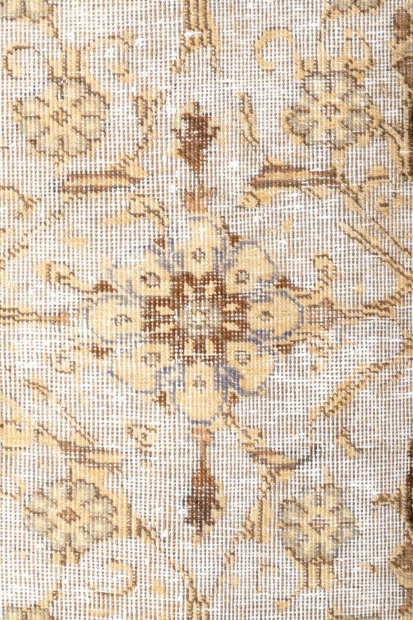 Vintage Persian  304cm x 273cm / 10' x 8'11'' - Image 4