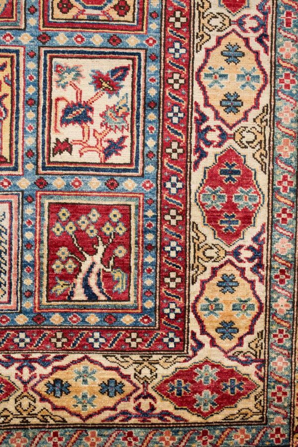 Fine Kazak  214cm x 151cm / 6'7'' x 4'11'' - Image 4