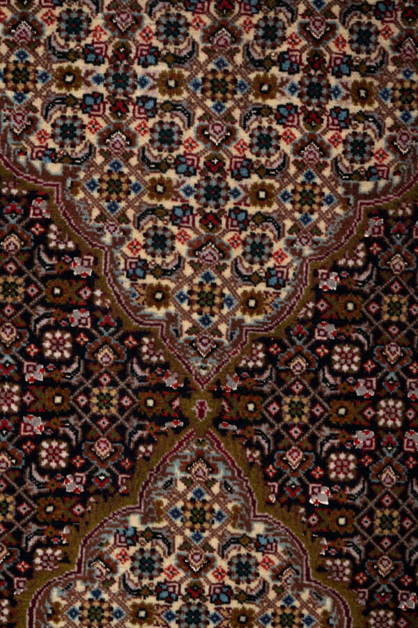 Tabriz  392cm x 307cm / 12'10'' x 10'1'' - Image 4