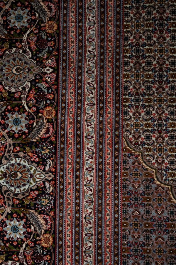 Tabriz  392cm x 307cm / 12'10'' x 10'1'' - Image 7