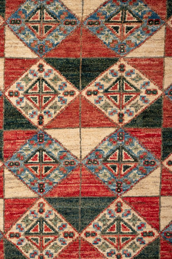 Aryana Rug 293cm x 207cm / 9'7'' x 6'9'' - Image 3