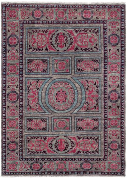 Chob Rang Khotan 299cm x 196cm / 9'9'' x 6'5''