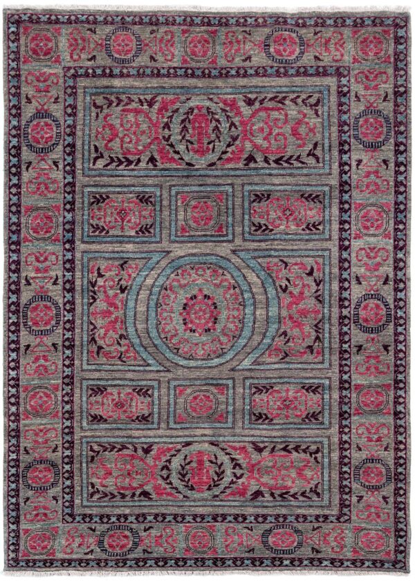 Chob Rang Khotan 299cm x 196cm / 9'9'' x 6'5''