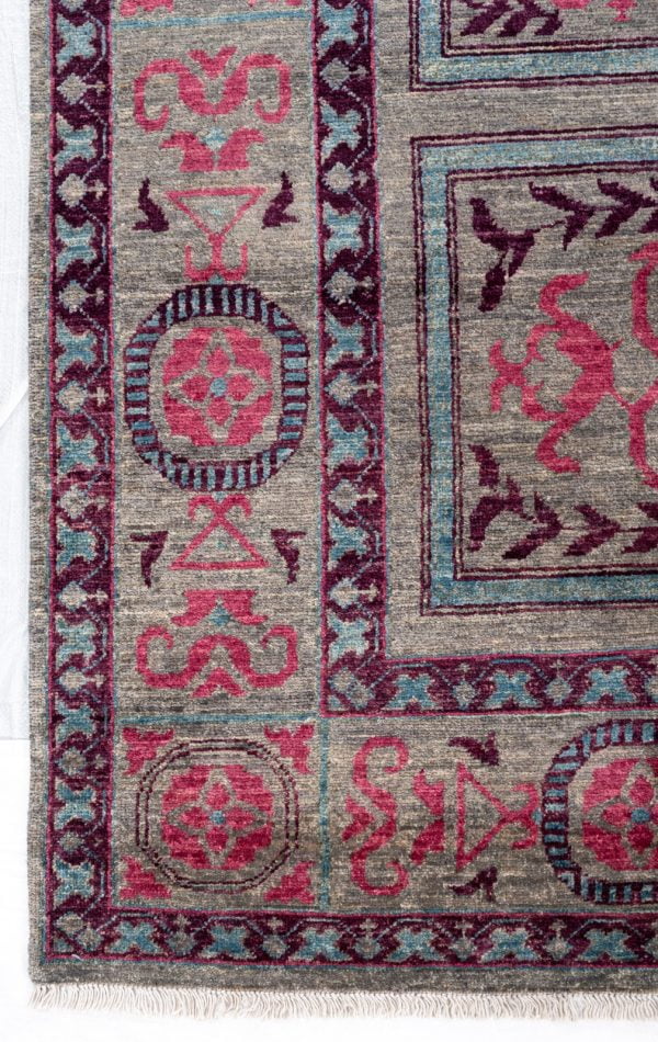 Chob Rang Khotan 299cm x 196cm / 9'9'' x 6'5'' - Image 8