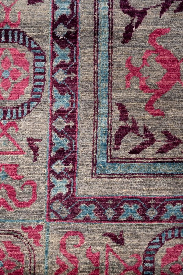 Chob Rang Khotan 299cm x 196cm / 9'9'' x 6'5'' - Image 7