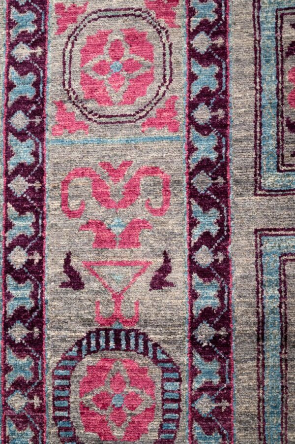 Chob Rang Khotan 299cm x 196cm / 9'9'' x 6'5'' - Image 6