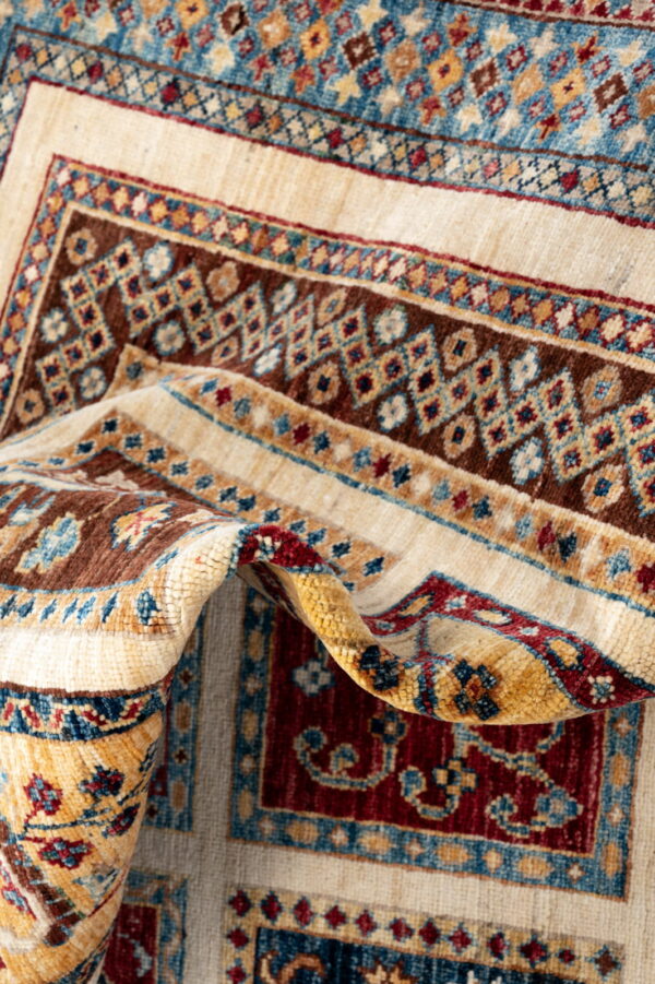 Chob Rang  351cm x 246cm / 11'6'' x 8'1'' - Image 2