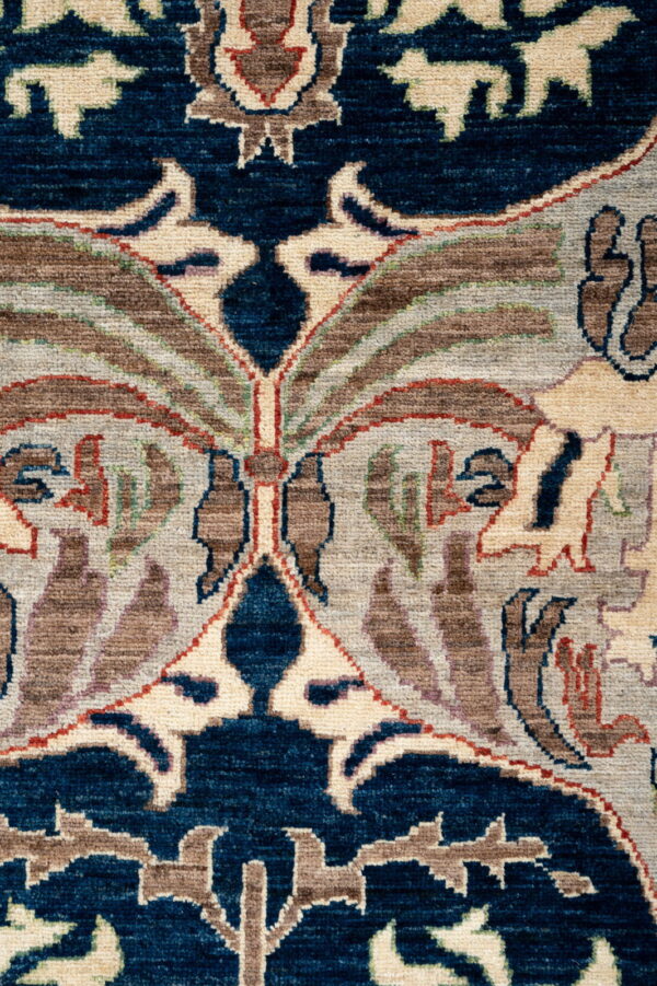 Chob Rang  362cm x 276cm / 11'10'' x 9'1'' - Image 3