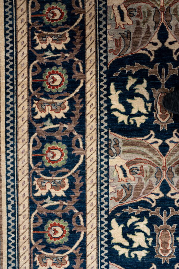 Chob Rang  362cm x 276cm / 11'10'' x 9'1'' - Image 6