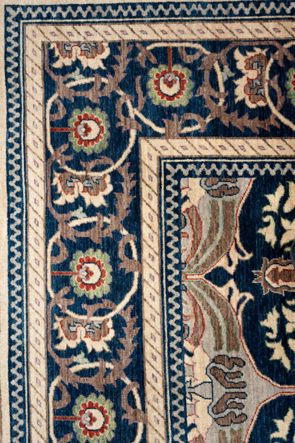 Chob Rang  362cm x 276cm / 11'10'' x 9'1'' - Image 7