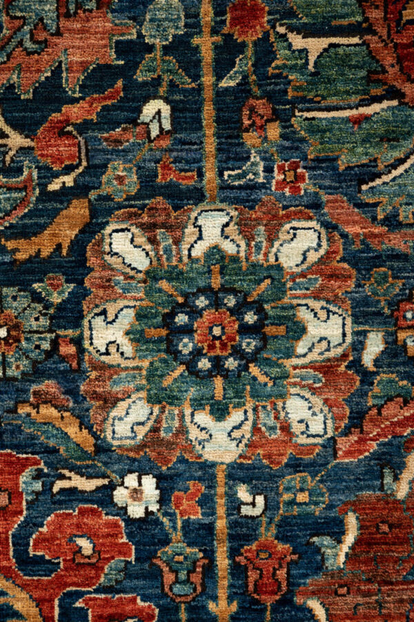 Fine Chob Rang  357cm x 280cm / 11'9'' x 9'2'' - Image 4
