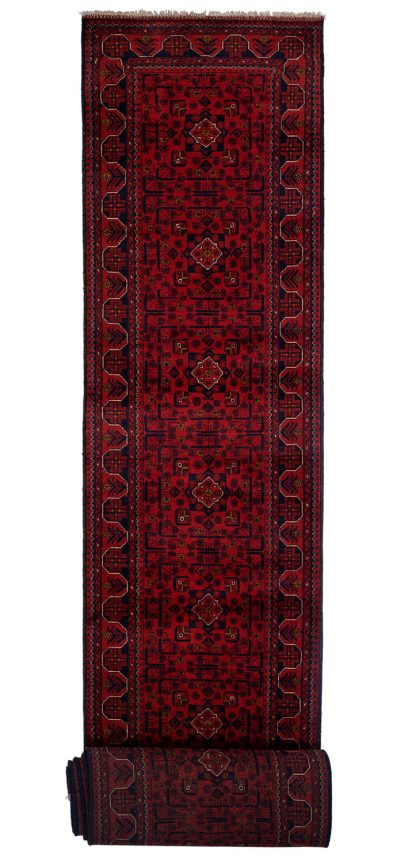 Khan  681cm x 80cm / 22'4'' x 2'7''