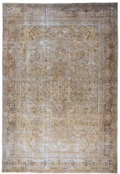 Vintage Khyber  381cm x 292cm / 12'6'' x 9'7''