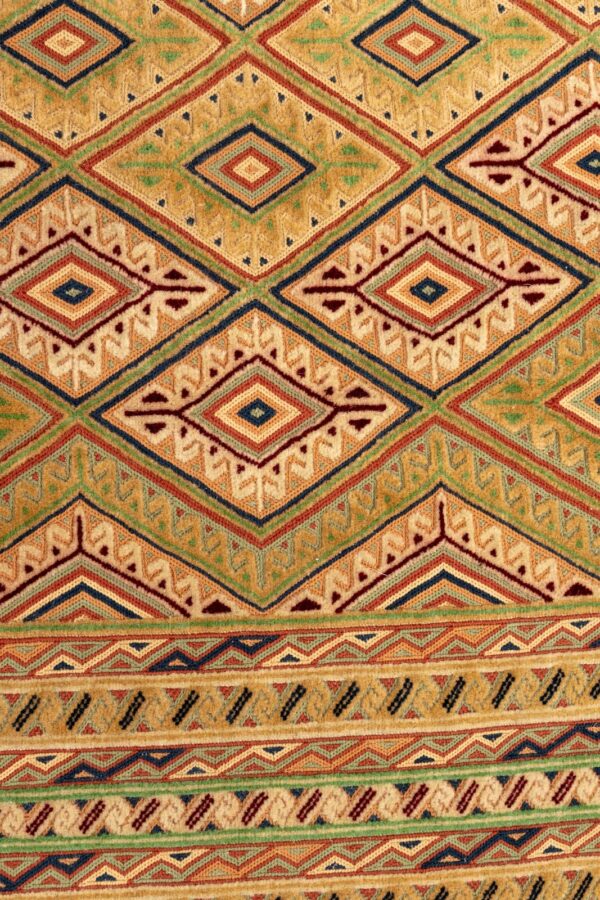 Dezange 282cm x 197cm / 9'3'' x 6'5'' - Image 8