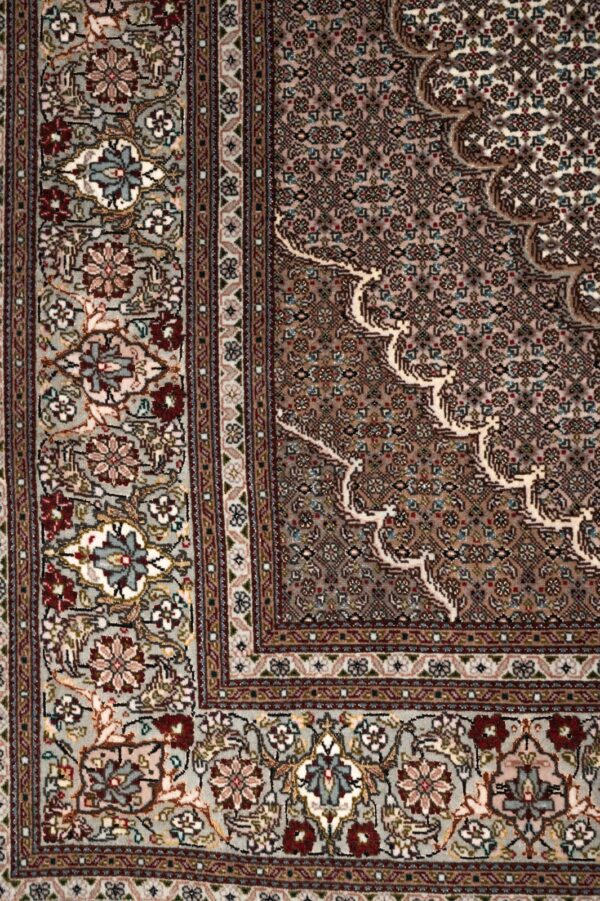 Tabriz 210cm x 156cm / 6'11'' x 5'1'' - Image 6