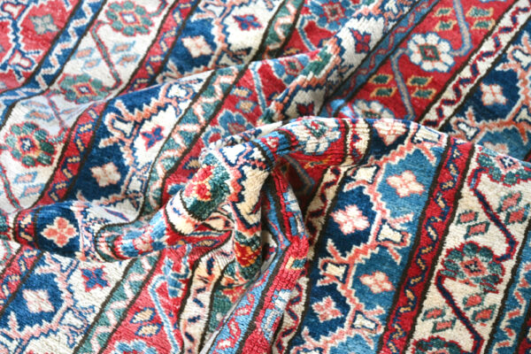 Fine Kazak Rug 199cm x 149cm / 6'6'' x 4'11'' - Image 2