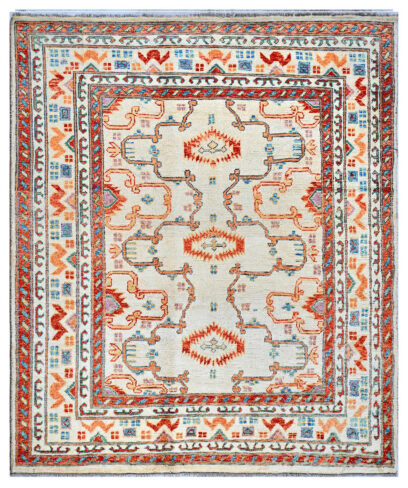 Abshar 237cm x 181cm / 7'9'' x 5'11''