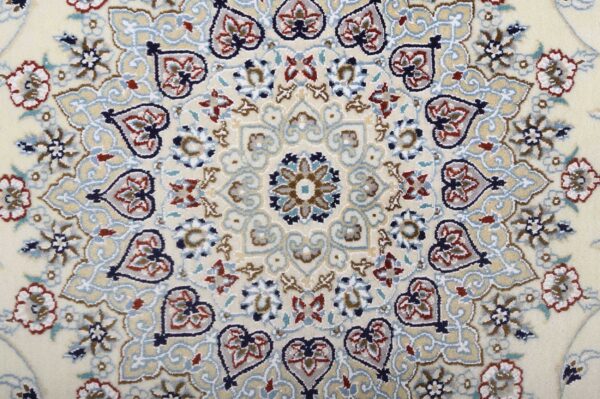 Nain Rug 9La 246cm x 157cm /8'1'' x 5'2'' - Image 4