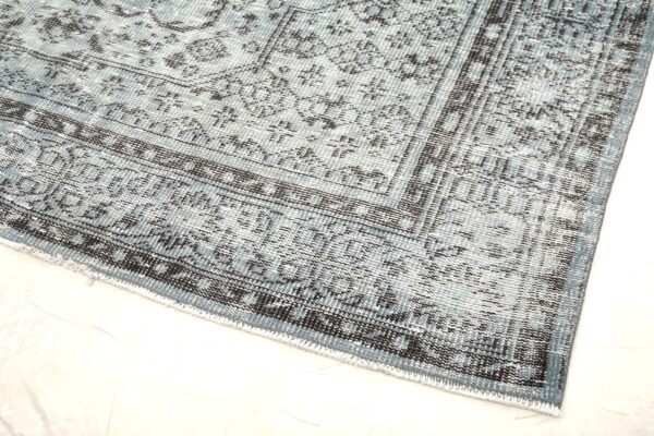 Turkish Vintage Rug 315cm x 181cm / 10'4'' x 6' - Image 4