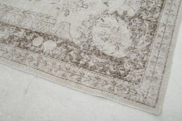 Turkish Vintage Rug 309cm x 204cm / 10'2'' x 6'8'' - Image 4