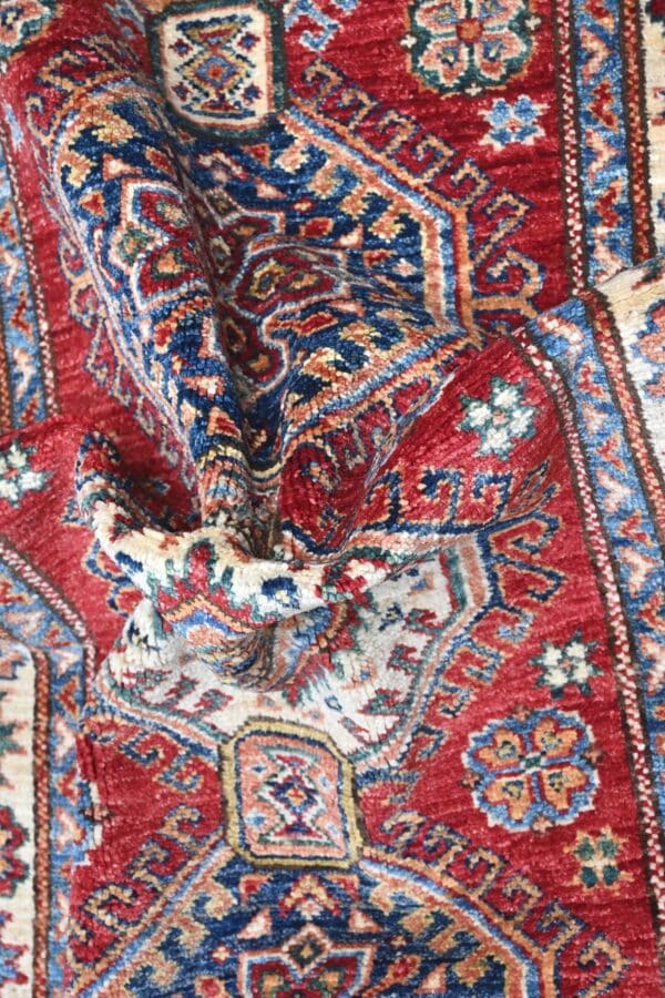 Fine Kazak 304cm x 77cm / 10ft x 2ft6in - Image 6