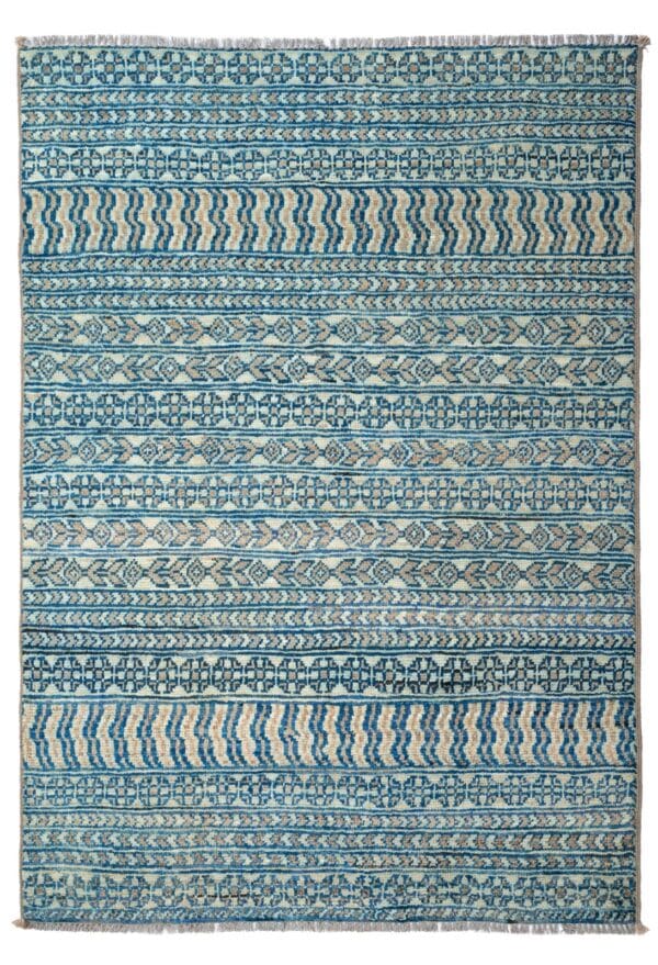 Darya 177cm x 123cm / 5ft 10in x 4ft
