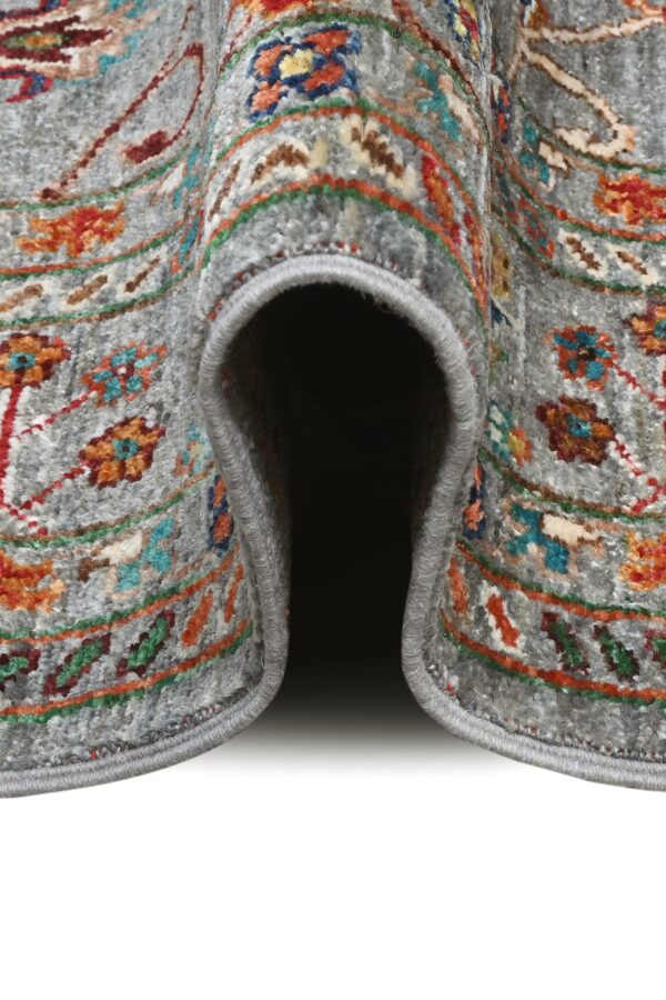 Sultani Rug 199cm x 149cm / 6ft 6in x 4ft 11in - Image 4